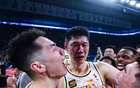 CBA新總冠軍誕生，廣廈破千年老二，胡金秋淚灑榮耀場(chǎng)！
