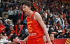 中國女籃高度優(yōu)勢明顯，籃板44-20領(lǐng)先日本，前場板16-5。