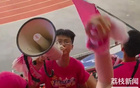 蘇超小球迷領(lǐng)喊，鎮(zhèn)江隊(duì)16歲高中生領(lǐng)呼聲