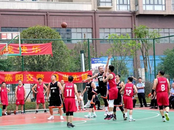NBA歷史三分榜是指在NBA賽場上球員所命中的所有三分總和，只計(jì)算常規(guī)賽的三分球命中數(shù)，不包括季前賽、季后賽、夏季聯(lián)賽和全明星賽的三分球命中數(shù)。更新至2017-2018賽季常規(guī)賽2018年4月12日(北京時(shí)間)比賽結(jié)束。